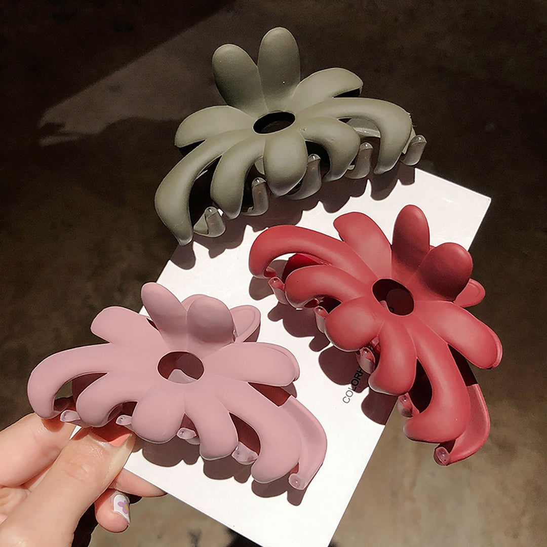 Hollow Non-slip Crossing Teeth Hair Grip Frosted Flower Decor Bath Hair Clip Hair Accessories Image 9