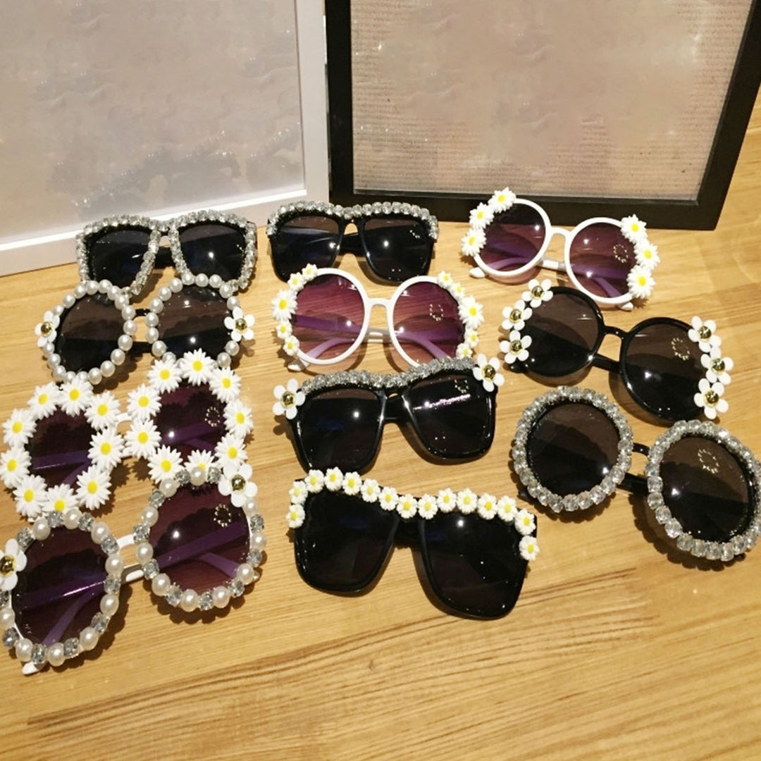 Round Sunglasses Anti-UV Long Service Life Resin Flower Round Sun Glasses for Outdoor Image 1