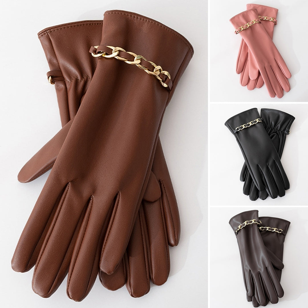 1 Pair Chain Decor Elastic Cuffs Faux Leather Women Gloves Winter Fleece Lining Touch Screen Full Finger Driving Gloves Image 1