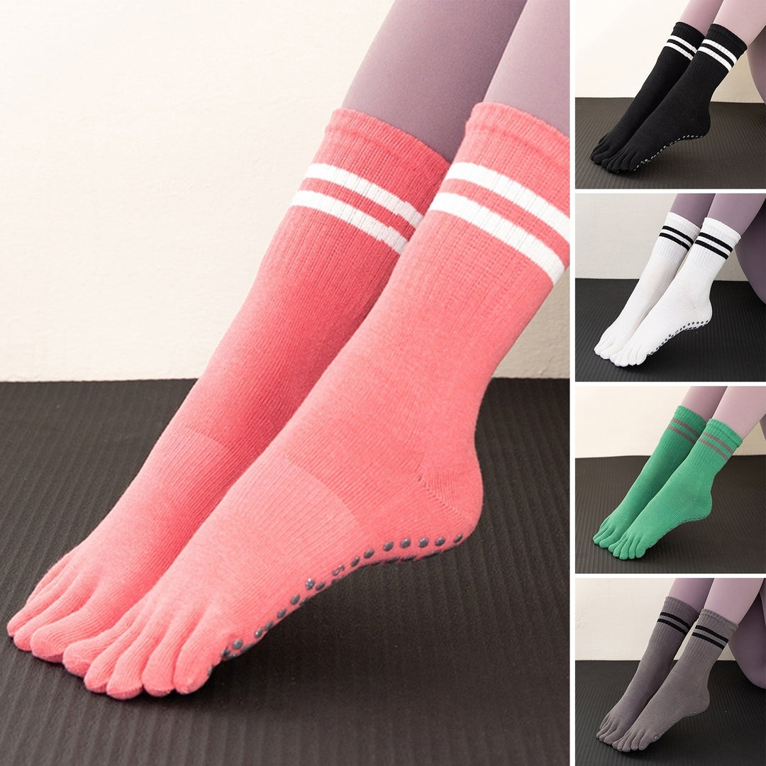 1 Pair Yoga Socks Comfortable Touch Dot Design Thicken Breathable Soft Anti-slip Polyester Cotton Mid-tube Five-toed Image 1