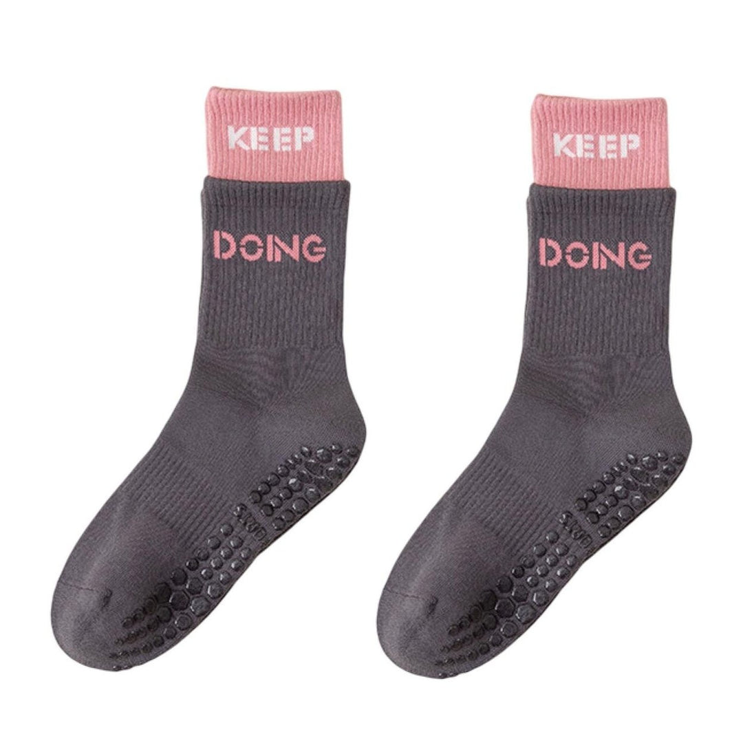 1 Pair Women Sports Socks Anti-skid Bottom Silicone Particle Contrast Color Sweat Absorption Letter Image 1