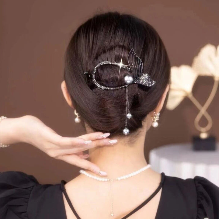 Faux Pearls Tassel Hair Barrette Anti-slip Teeth Exquisite Fishtail Twist Shape Rhinestone Hair Claw Styling Tool Image 4