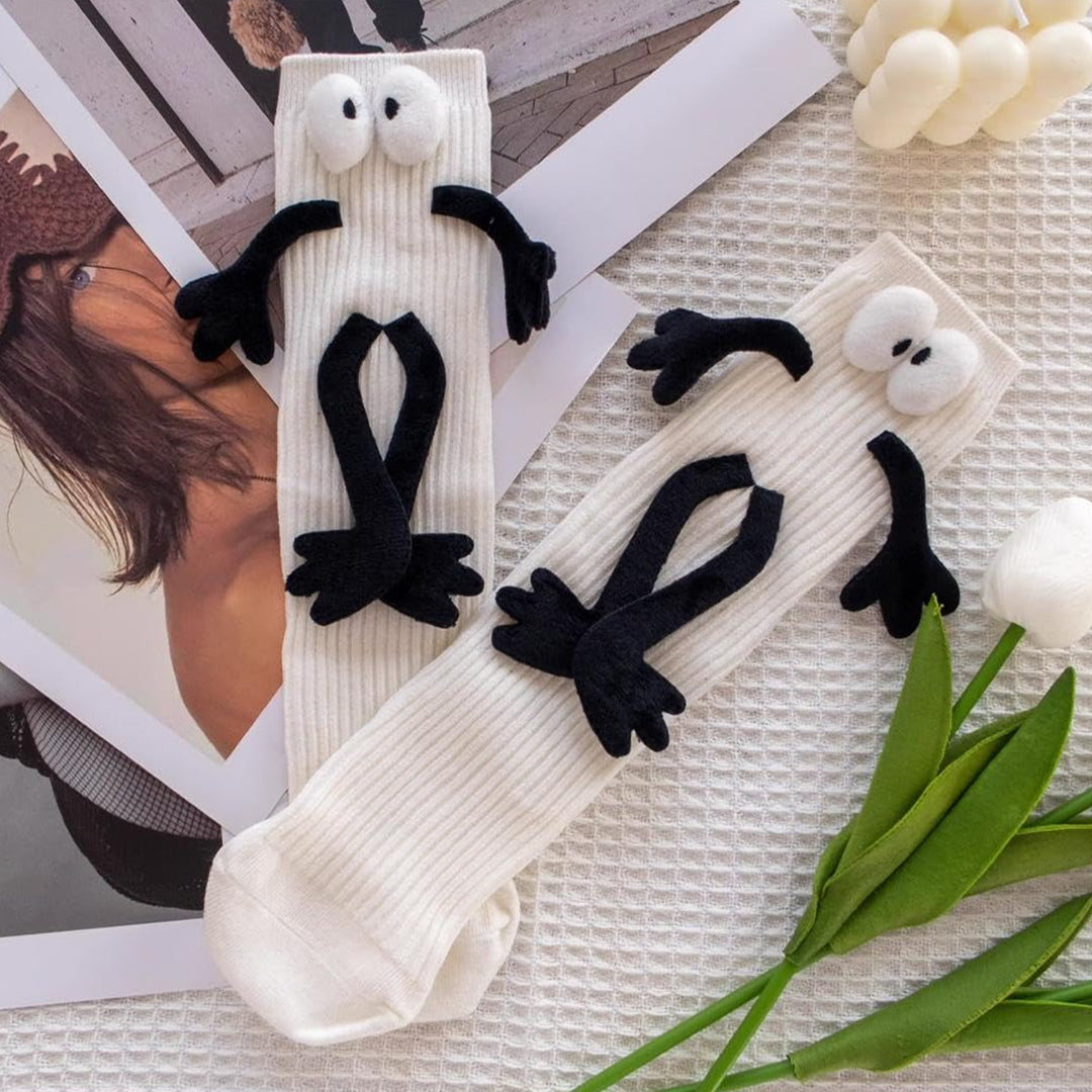 1 Pair Creative Unisex Funny Couple Holding Hands Socks Funny 3D Doll Decor Socks Mid-tube Ribbed High Elastic Socks Image 4