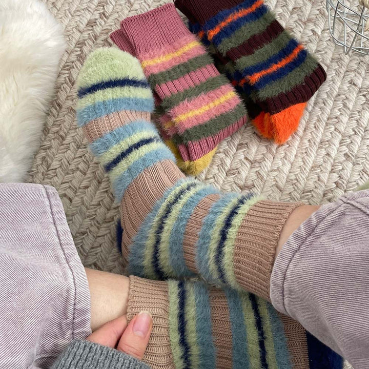 1 Pair Women Fall Winter Socks Contrast Color Mid-tube Thick Warm No Odor Elastic Anti-slip Striped Sweat Absorption Image 4