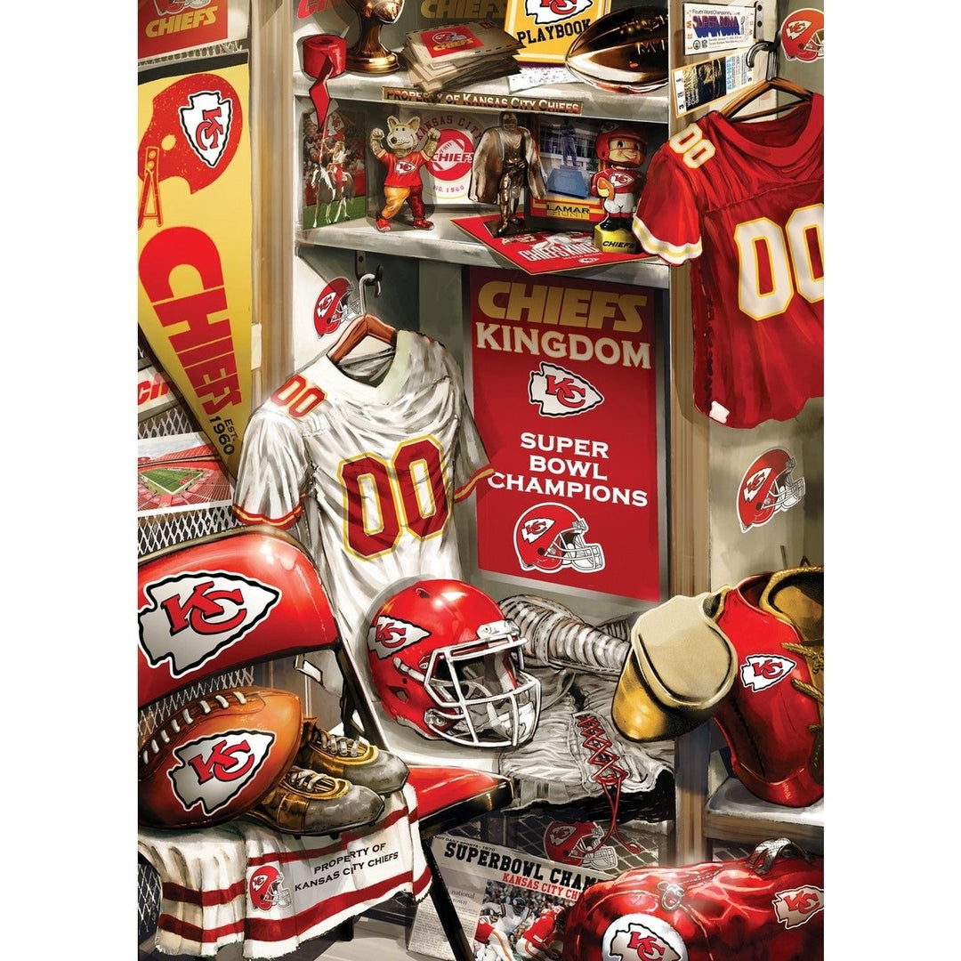 Kansas City Chiefs - Locker Room 500 Piece Puzzle Image 2