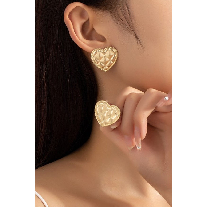 Checker heart stud earrings Image 2