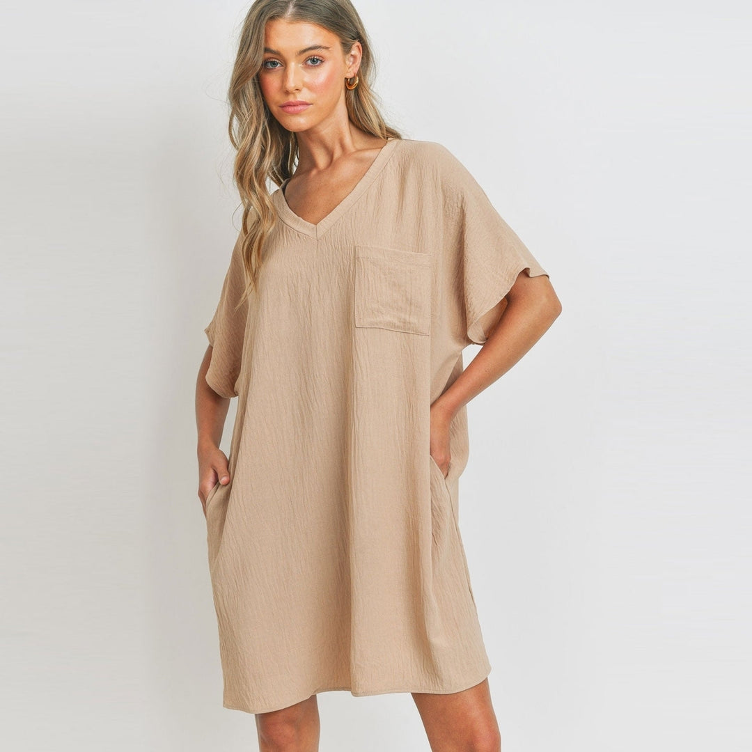 Crinkle Chic V-Neck Pocket Dress Image 1