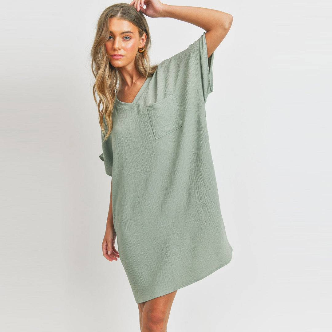 Crinkle Chic V-Neck Pocket Dress Image 4