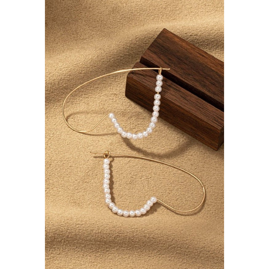 Brass wire heart shape hoop earrings with pearls Image 1