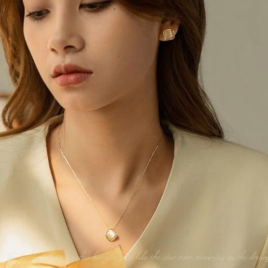 Pure silver cat's eye stone necklace for women, new niche and versatile, high-end feeling, winter collarbone chain Image 2