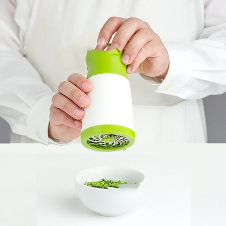 Hand-operated garlic herb grinder spice vegetable mill Image 3