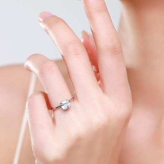 Square single head diamond ring for womenlight luxury and elegant 1 carat diamond ring jewelryValentines Day gift Image 1