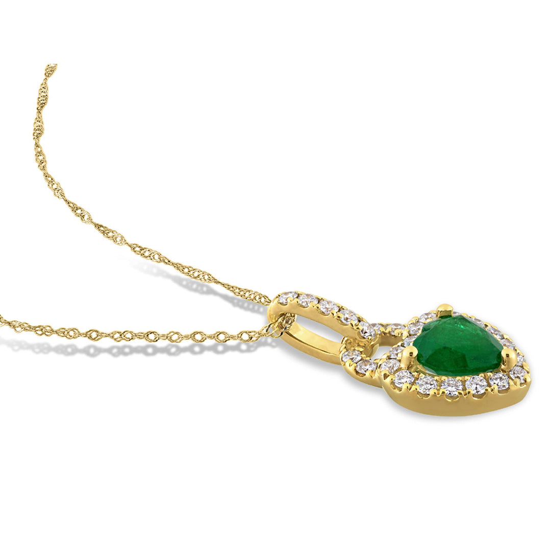 2/3 Carat (ctw) Emerald Heart Pendant Necklace in 14K Yellow Gold with Diamonds and Chain Image 3
