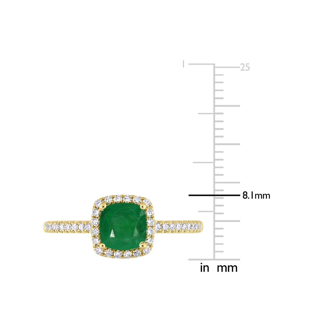 7/8 Carat (ctw) Cushion-Cut Emerald Halo Ring in 14K Yellow Gold with Diamonds Image 4