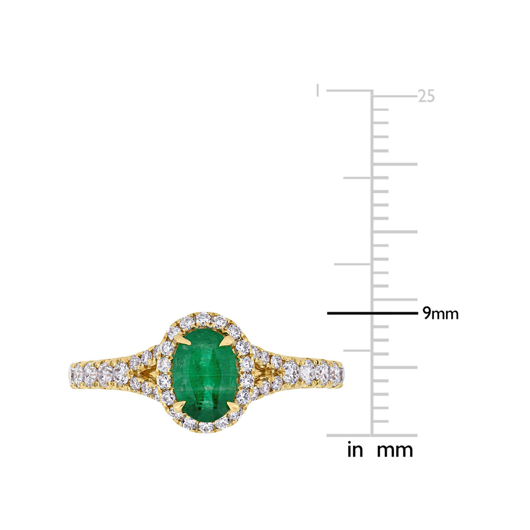 3/4 Carat (ctw) Oval-Cut Emerald Halo Ring in 14K Yellow Gold with Diamonds Image 3