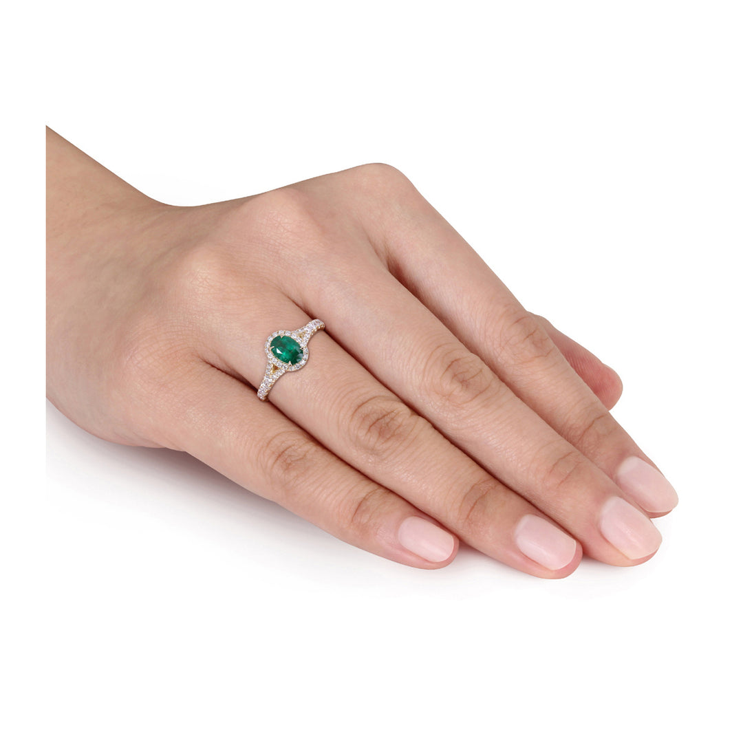 3/4 Carat (ctw) Oval-Cut Emerald Halo Ring in 14K Yellow Gold with Diamonds Image 4
