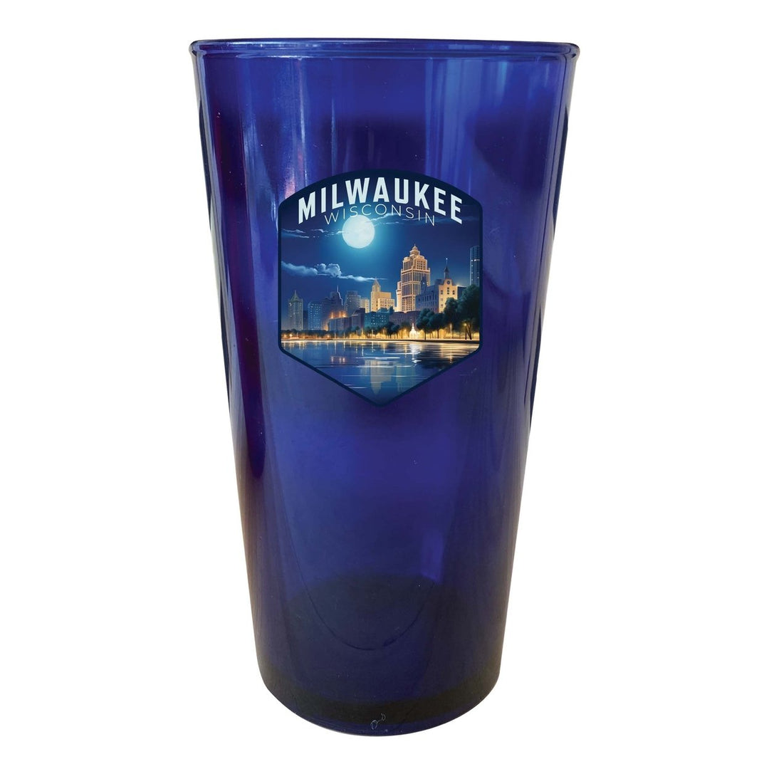 Milwaukee Wisconsin Design B Souvenir Plastic 16 oz pint Image 1