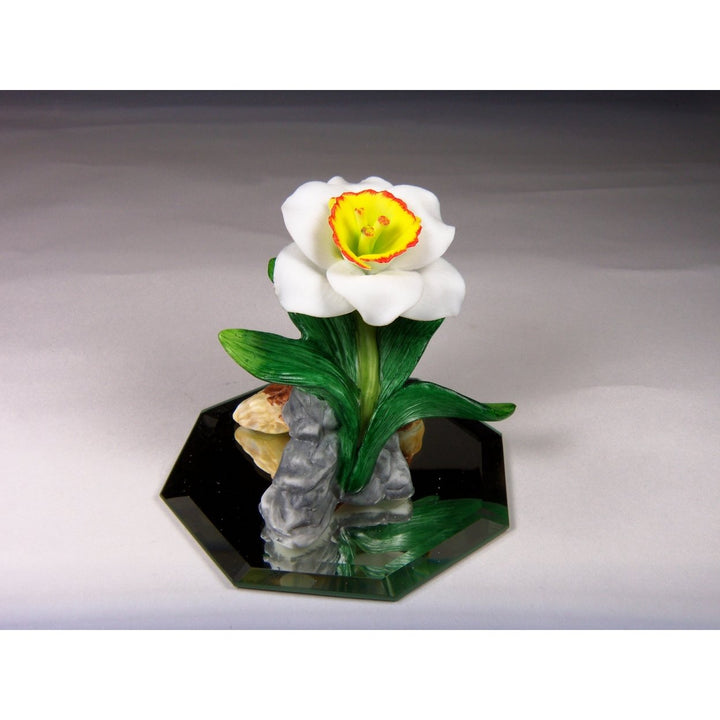 Ceramic Narcissus Flower Figurine 3.5" Glass Base  Mom Image 3