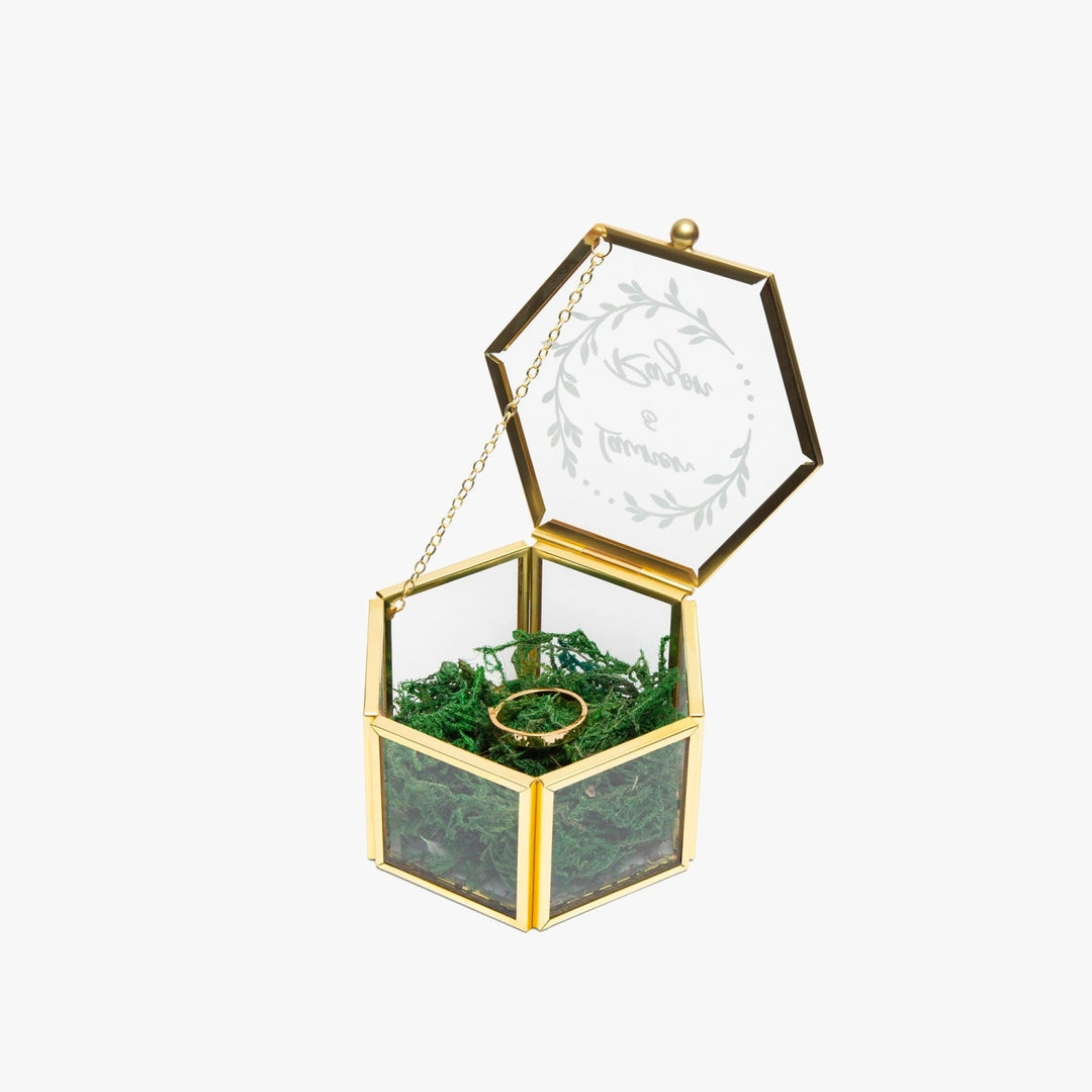 Hexagonal Glass Ring Box 16x15x16cm Decorative Wedding Display with Wooden Hearts Image 3