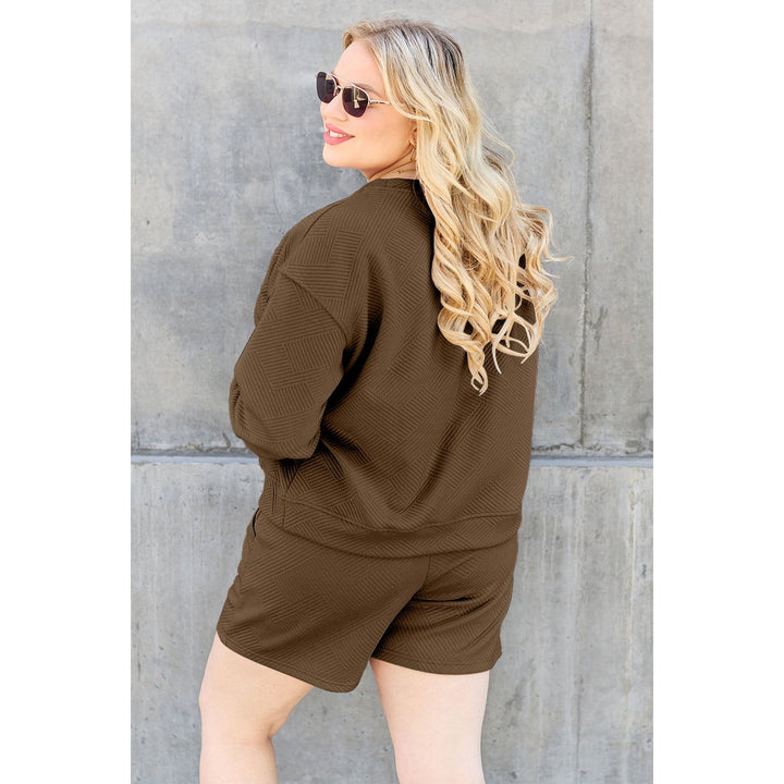 Double full-size textured long-sleeved top and drawstring shorts suit Image 11