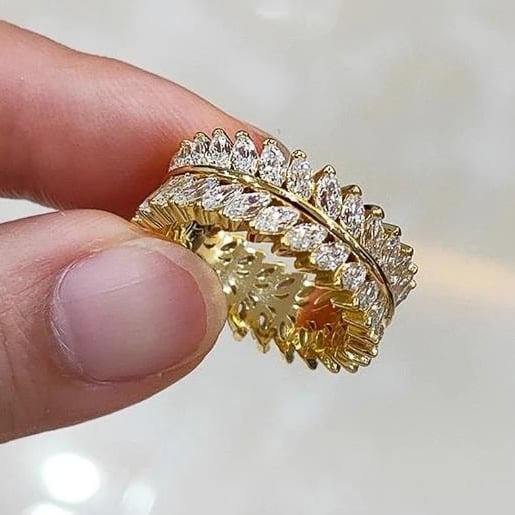 circle ring luxurious and set with temperament willow leaf ring Image 1