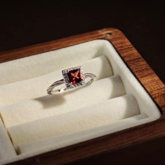 Square natural garnet ring inlaid with 925 silver adjustable opening simple and simple Image 1