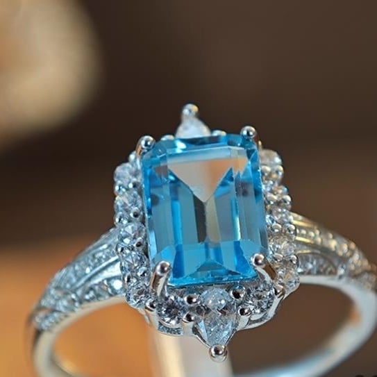 Sea blue topaz ring gemstone ring set with 925 silver female niche high-end light luxury Image 3