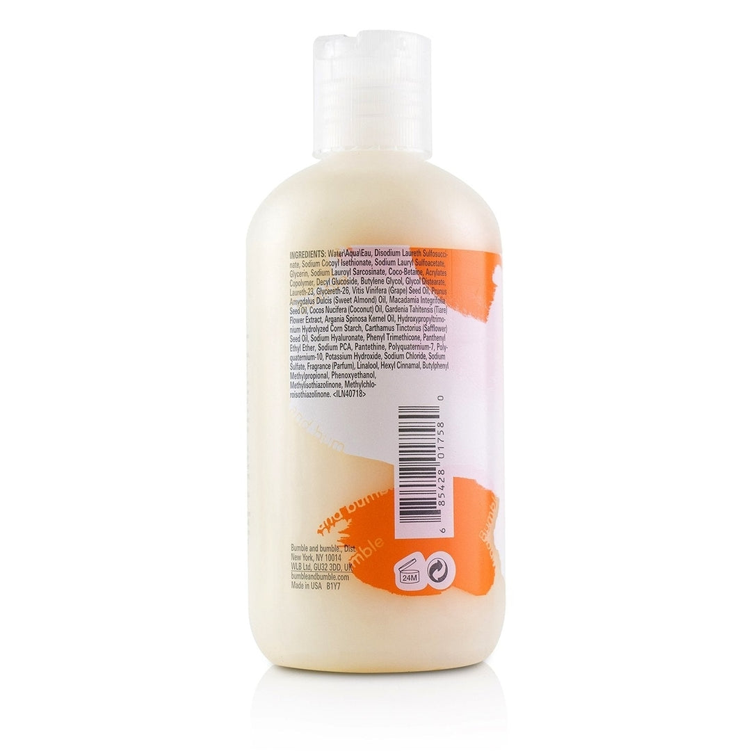 Bumble and Bumble Bb. Hairdressers Invisible Oil Shampoo (Dry Hair) 250ml/8.5oz Image 3