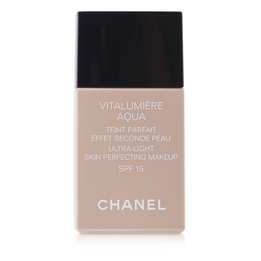 Chanel Vitalumiere Aqua Ultra Light Skin Perfecting M/U SPF15 - 20 Beige 30ml/1oz Image 1