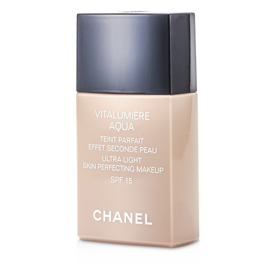 Chanel Vitalumiere Aqua Ultra Light Skin Perfecting M/U SPF15 - 20 Beige 30ml/1oz Image 1