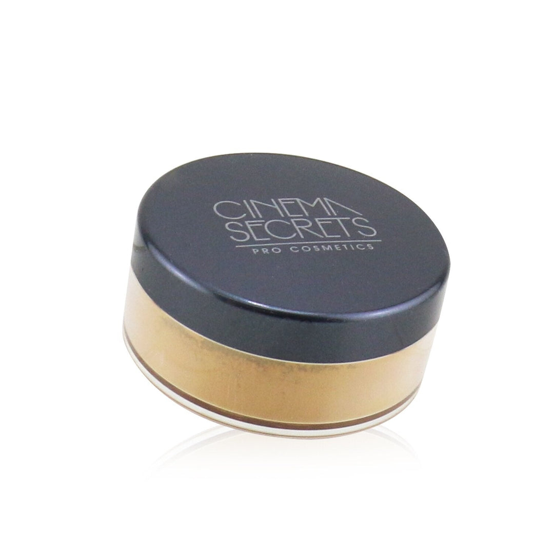 Cinema Secrets Ultralucent Setting Powder - Beige 19g/0.67oz Image 4