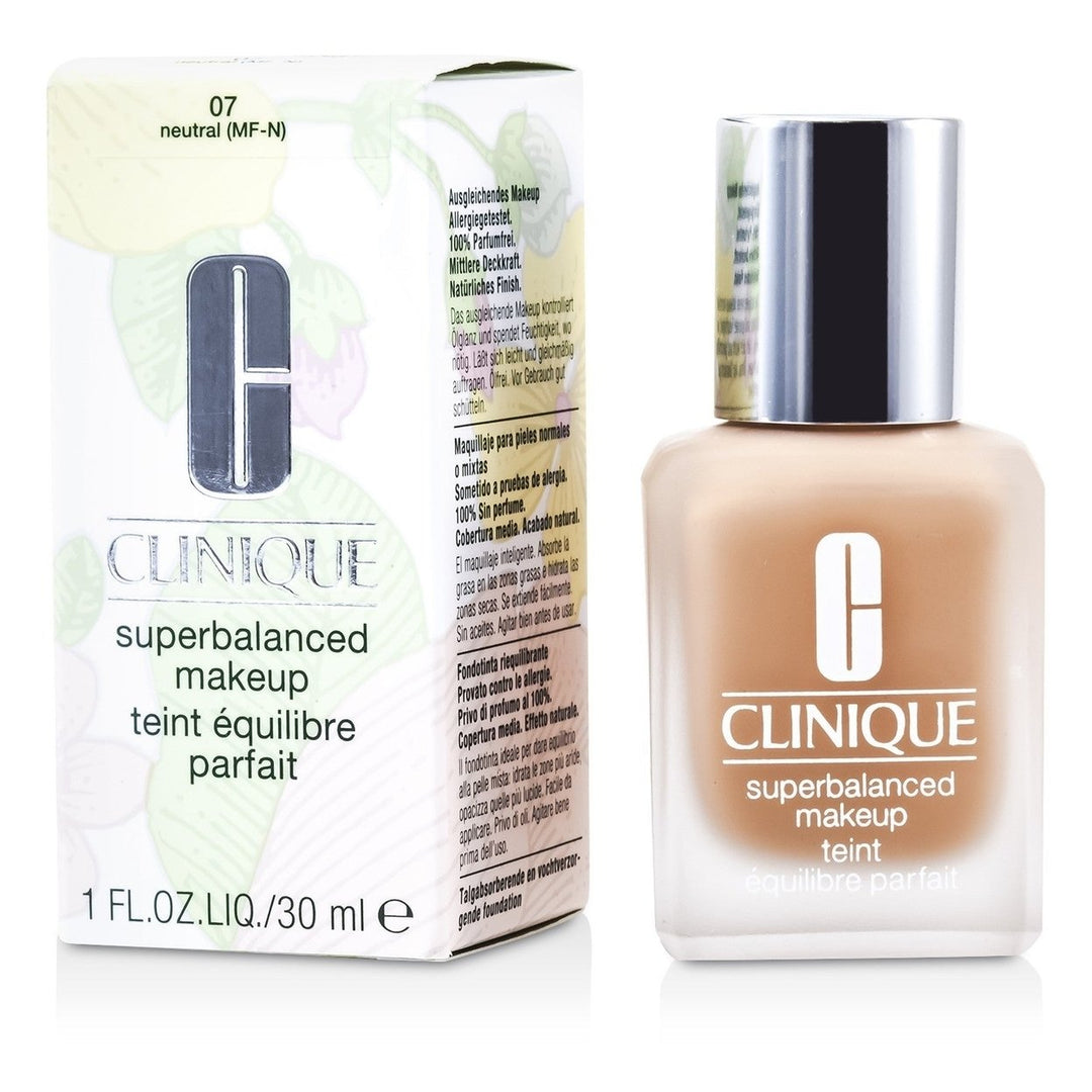 Clinique Superbalanced MakeUp - No. 01 / CN 13.5 Petal 30ml/1oz Image 1