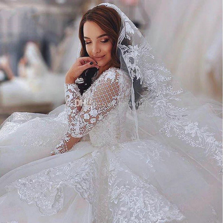 Bridal Off-shoulder Fashion Lace Wedding Dress Trailing Image 1