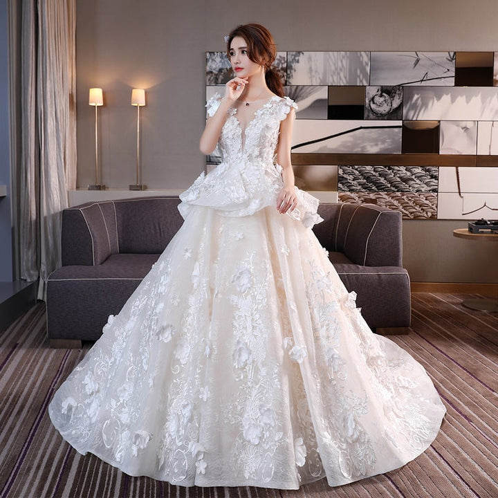 Bride wedding dress Image 1