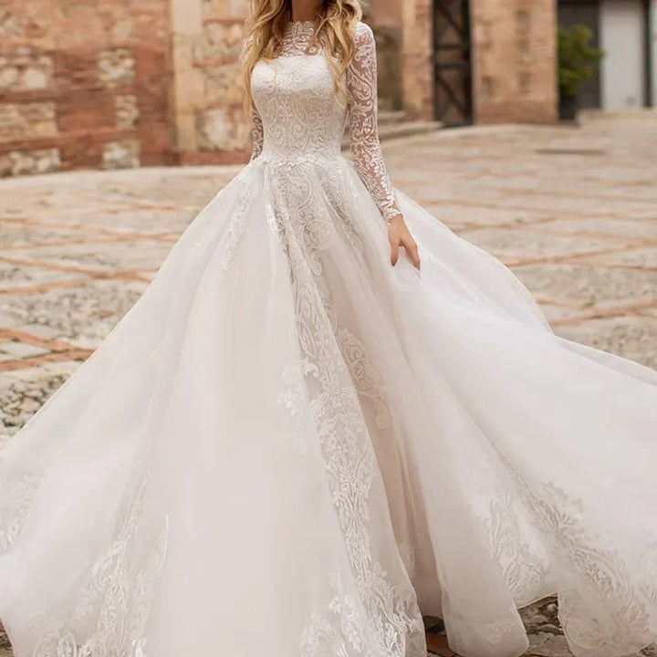 Long Sleeve Exquisite Wedding Dress Image 4