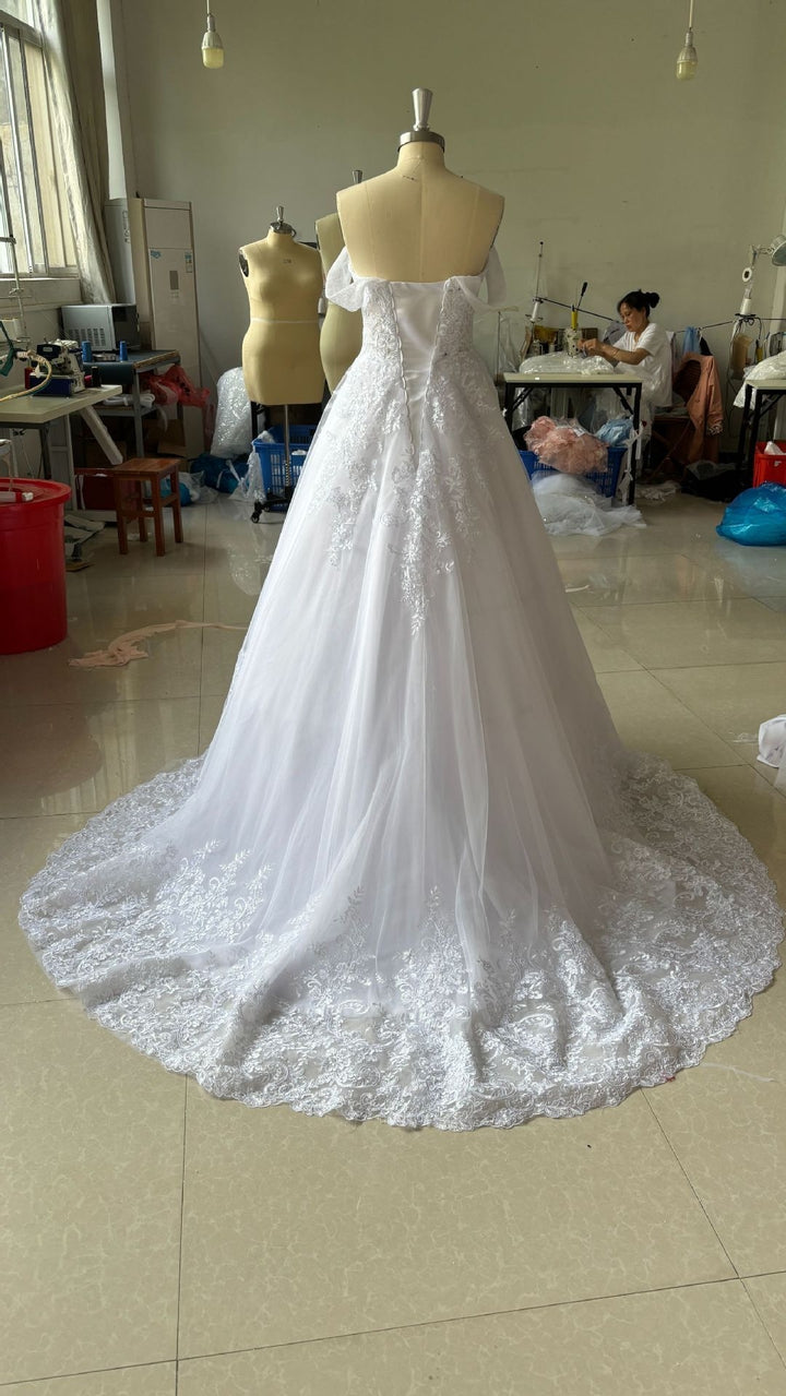 Off-shoulder Bridal Main Wedding Dress Elegant Court Style High-grade Luxury French Light Door Yarn Image 4