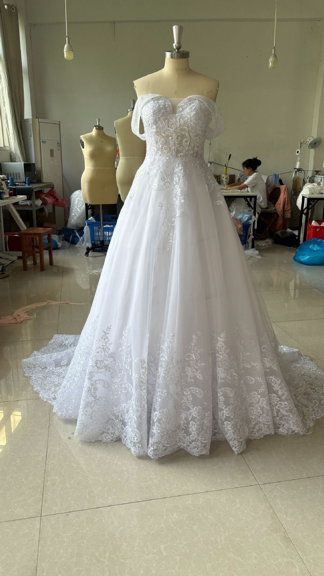 Off-shoulder Bridal Main Wedding Dress Elegant Court Style High-grade Luxury French Light Door Yarn Image 4