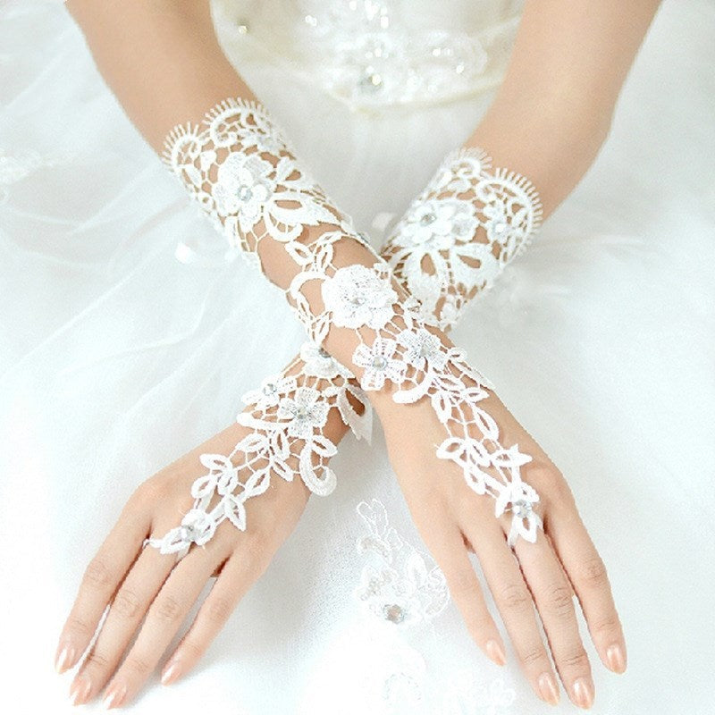 Wedding dress gloves Image 1