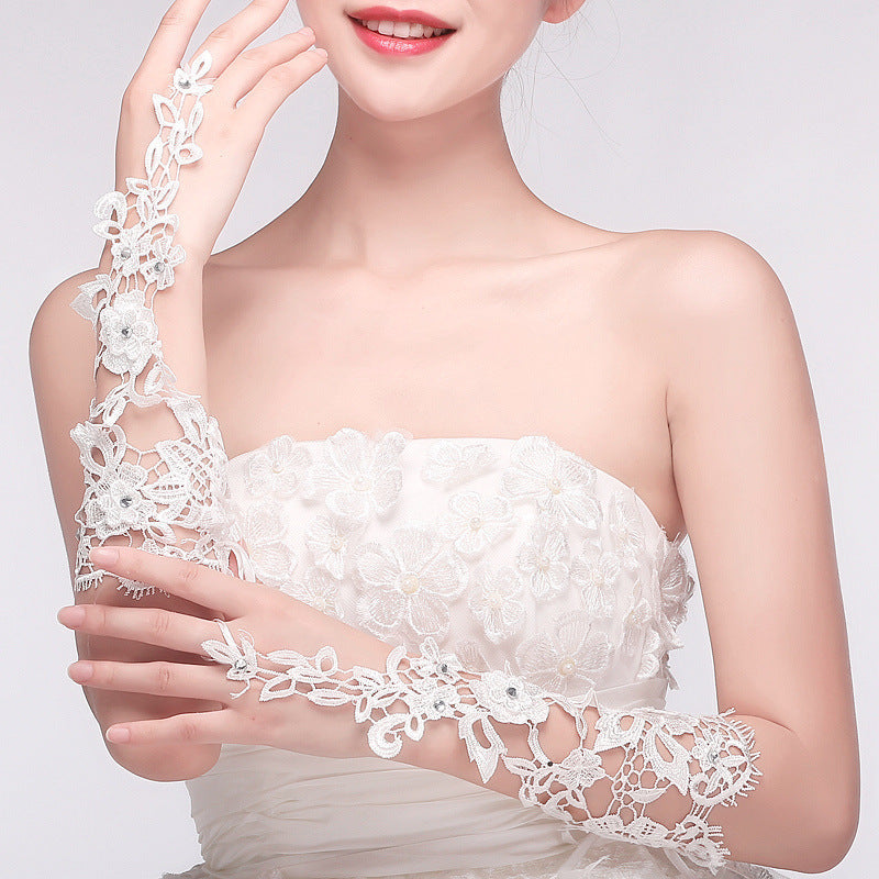 Wedding dress gloves Image 4