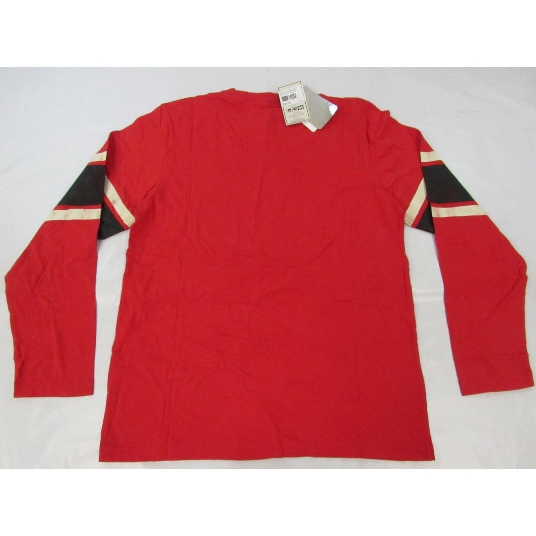 Chicago Blackhawks Mens Size L Large Gray CCM Long Sleeve Shirt 50 Image 2