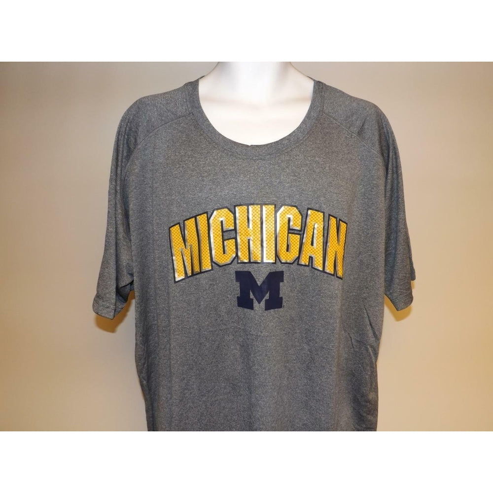 Michigan Wolverines Mens Size 50/52 2XL 2XLarge Performance Polyester Shirt Image 2