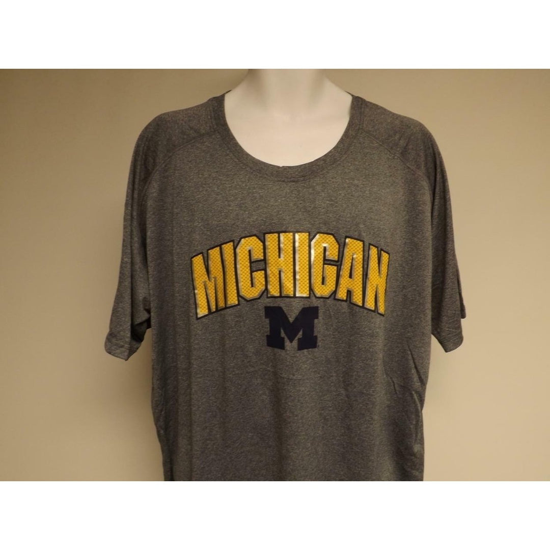 Michigan Wolverines Mens Size 50/52 2XL 2XLarge Performance Polyester Shirt Image 3