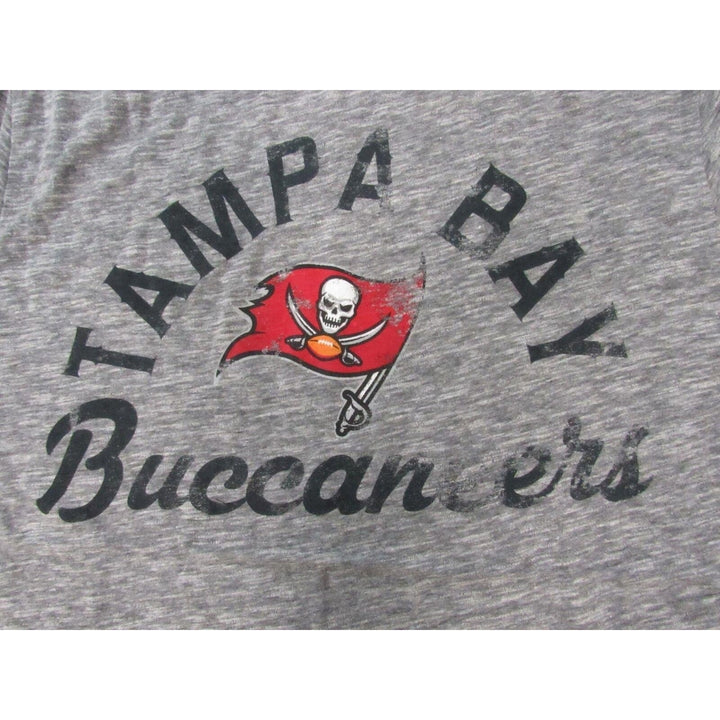 Tampa Bay Buccaneers Mens Size L Gray Majestic Shirt w/ Distressed Print Image 3