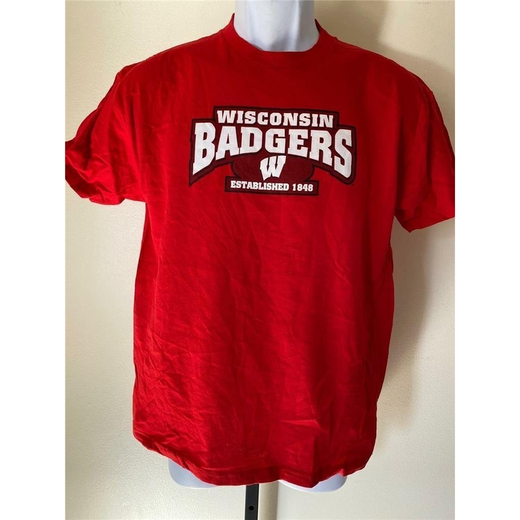 Wisconsin Badgers Youth Size XL Red Shirt Image 1