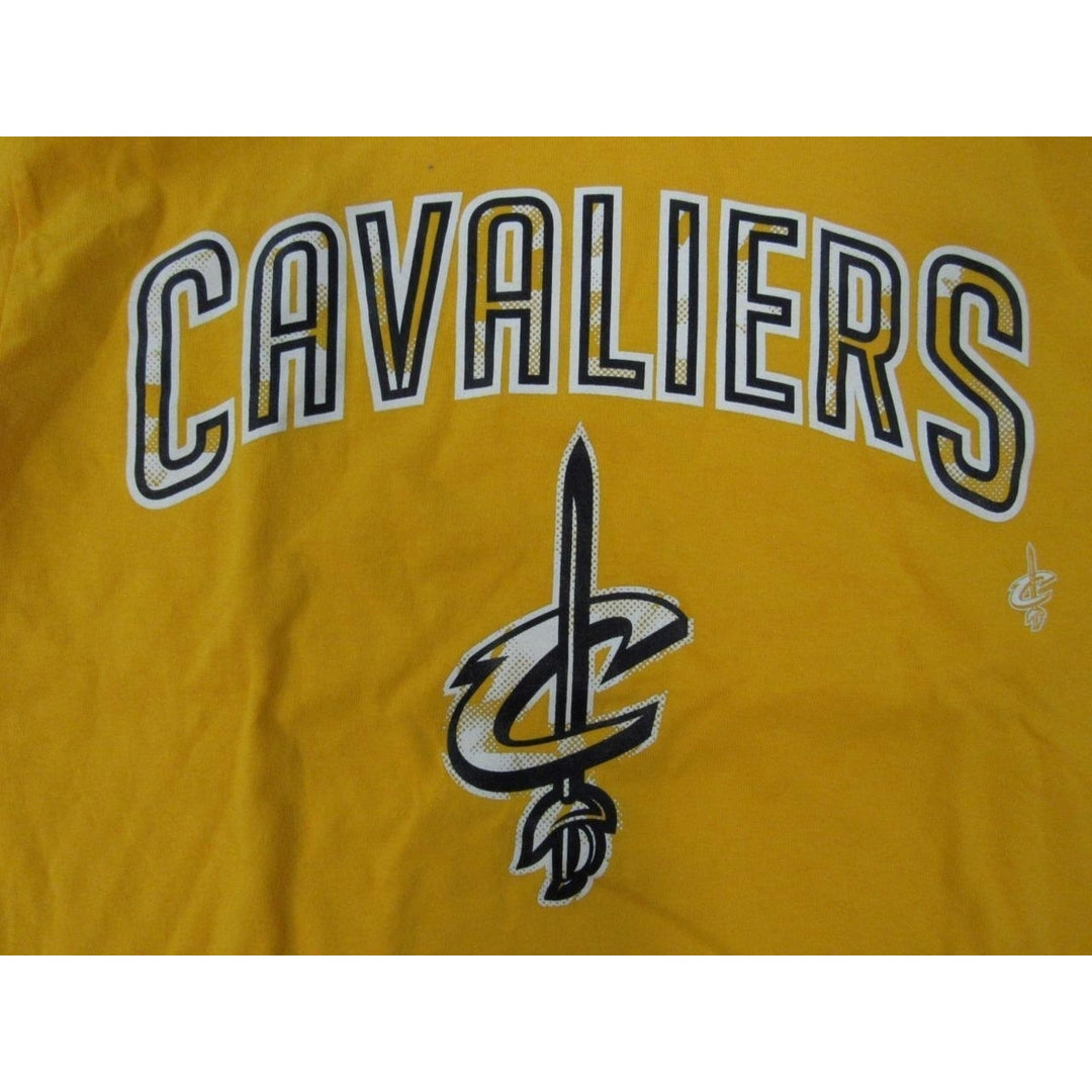 Cleveland Cavaliers Mens Size S Small Yellow Long Sleeved Shirt Image 3