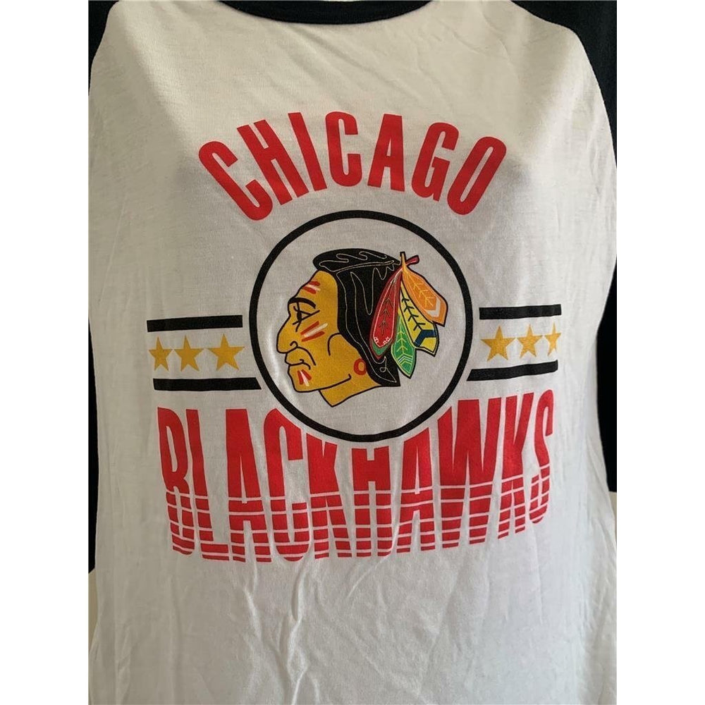 Chicago Blackhawks Womens Size M White Mitchell and Ness Shirt Image 2