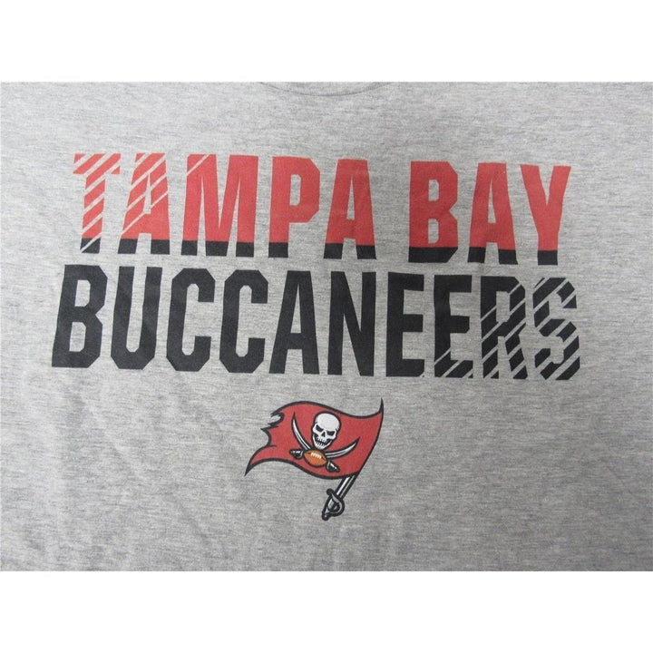 Tampa Bay Buccaneers Mens Size XL Heathered Light Gray Shirt Image 3