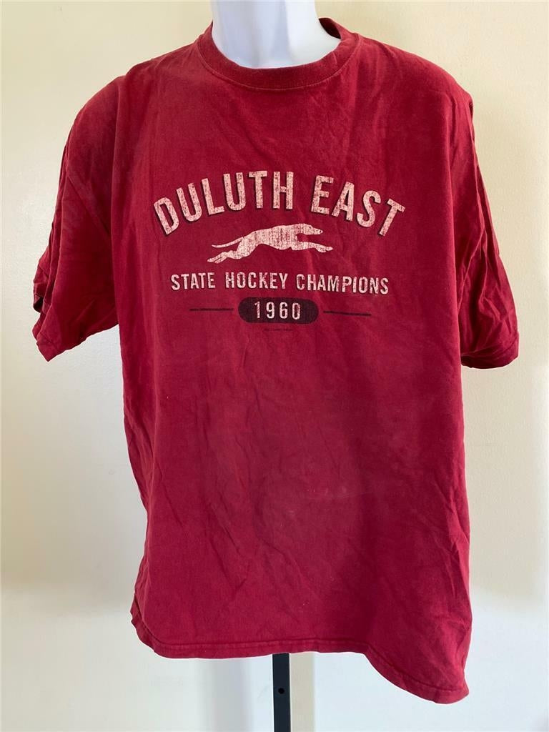 Minnesota Duluth Bulldogs Mens Size XL Red Shirt Image 1