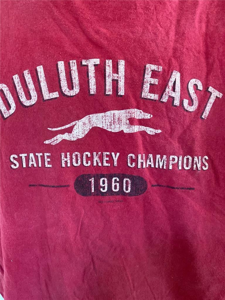 Minnesota Duluth Bulldogs Mens Size XL Red Shirt Image 3