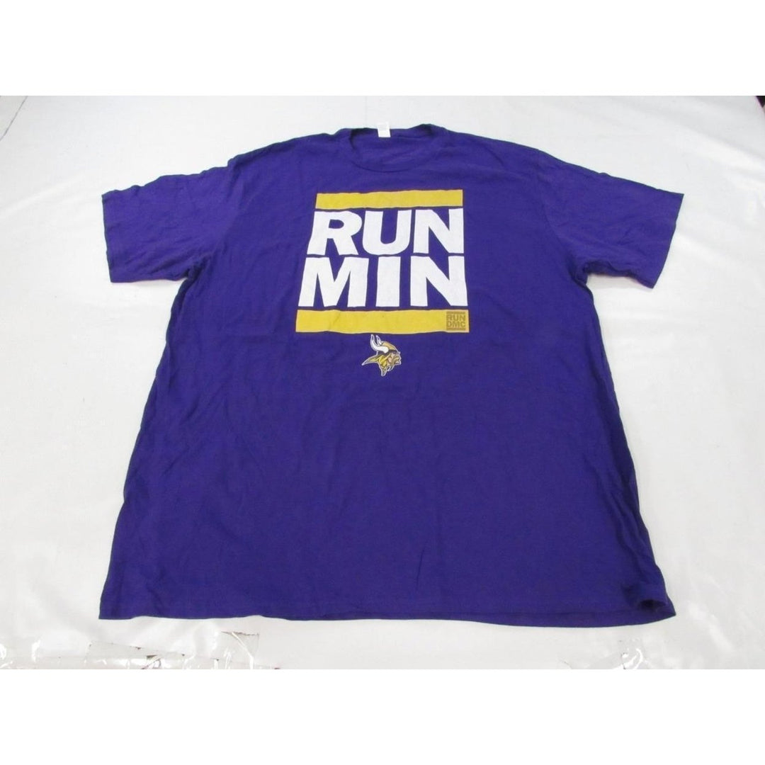 Minnesota Vikings "Run Min" Mens Size 2XL Purple Shirt w/ Distressed Print Image 1